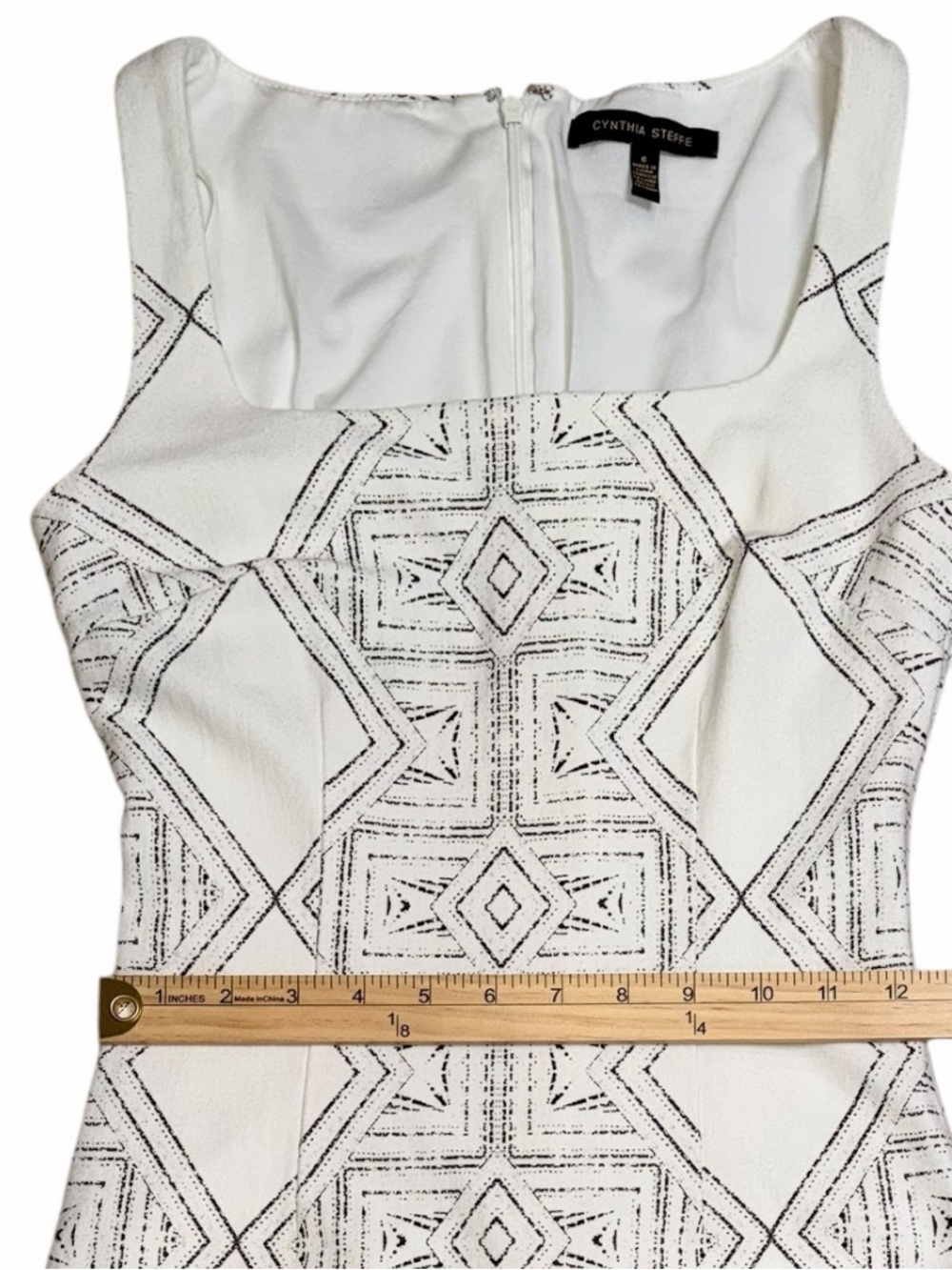 Cynthia Steffe Eloise Lacquer Print Ponte Sheath Dress Ivory Black Size 6 - Picture 4 of 7
